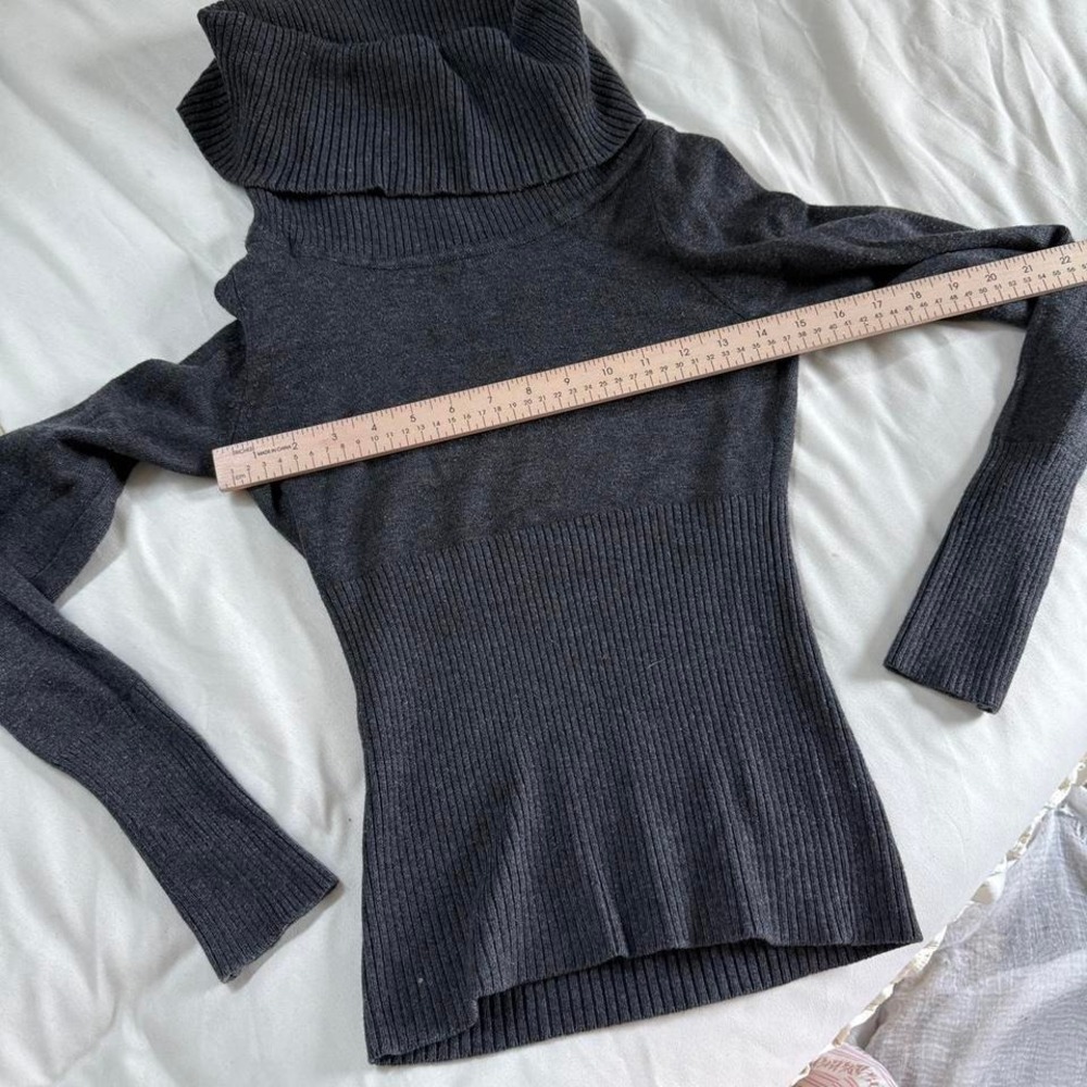 Y2K inc charcoal ribbed off shoulder sweater size medium - Picture 3 of 5